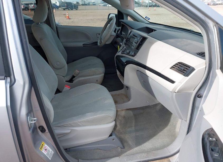 Photo 5 of 2012 Toyota Sienna BASE 7 PASSENGER (VIN 5TDKA3DC6CS010299)
