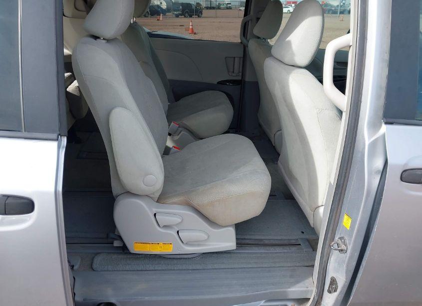 Photo 8 of 2012 Toyota Sienna BASE 7 PASSENGER (VIN 5TDKA3DC6CS010299)