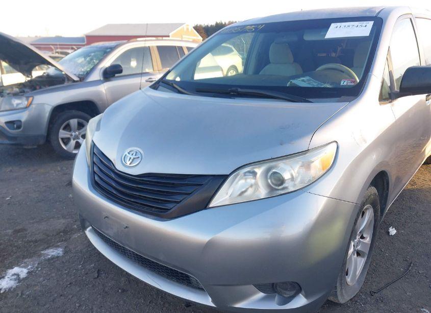 Photo 6 of 2012 Toyota Sienna BASE 7 PASSENGER (VIN 5TDKA3DC7CS011364)