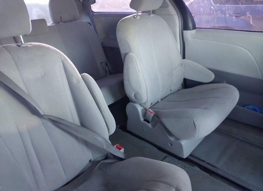 Photo 8 of 2012 Toyota Sienna BASE 7 PASSENGER (VIN 5TDKA3DC7CS011364)
