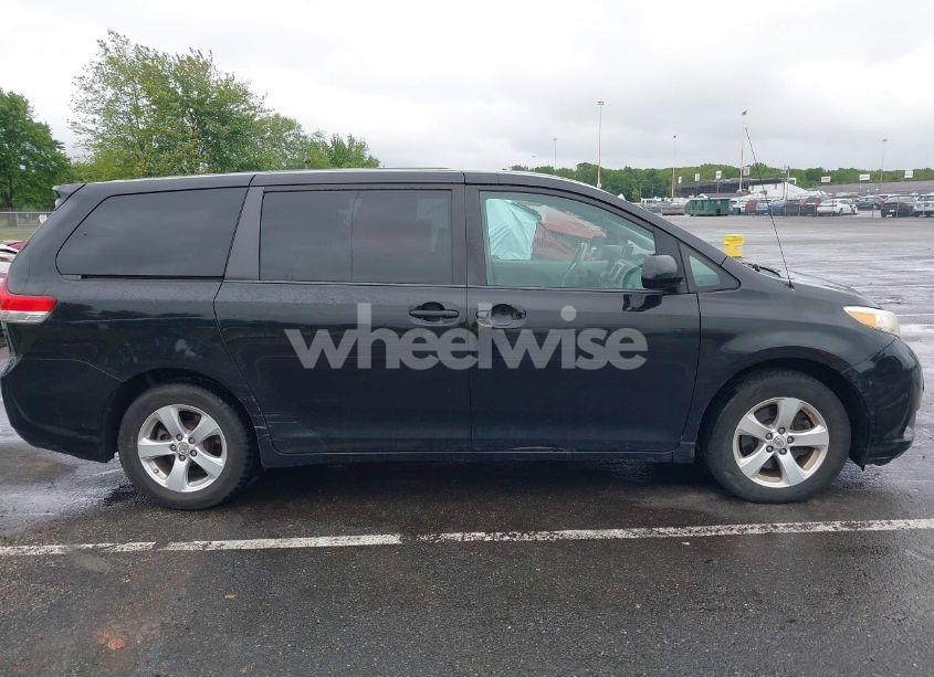 Photo 13 of 2012 Toyota Sienna BASE 7 PASSENGER/LE 8 PASSENGER (VIN 5TDKA3DC7CS013826)