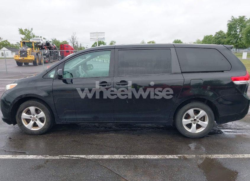 Photo 14 of 2012 Toyota Sienna BASE 7 PASSENGER/LE 8 PASSENGER (VIN 5TDKA3DC7CS013826)