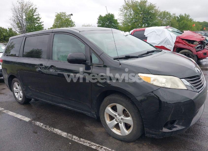 Photo 17 of 2012 Toyota Sienna BASE 7 PASSENGER/LE 8 PASSENGER (VIN 5TDKA3DC7CS013826)