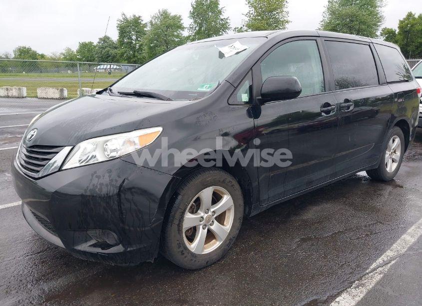 Photo 2 of 2012 Toyota Sienna BASE 7 PASSENGER/LE 8 PASSENGER (VIN 5TDKA3DC7CS013826)