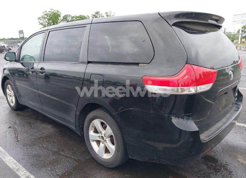 Photo 3 of 2012 Toyota Sienna BASE 7 PASSENGER/LE 8 PASSENGER (VIN 5TDKA3DC7CS013826)