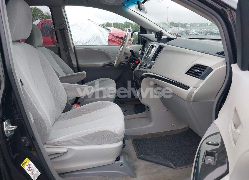 Photo 5 of 2012 Toyota Sienna BASE 7 PASSENGER/LE 8 PASSENGER (VIN 5TDKA3DC7CS013826)