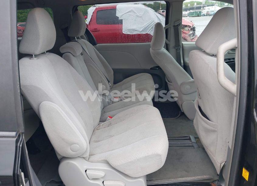 Photo 8 of 2012 Toyota Sienna BASE 7 PASSENGER/LE 8 PASSENGER (VIN 5TDKA3DC7CS013826)