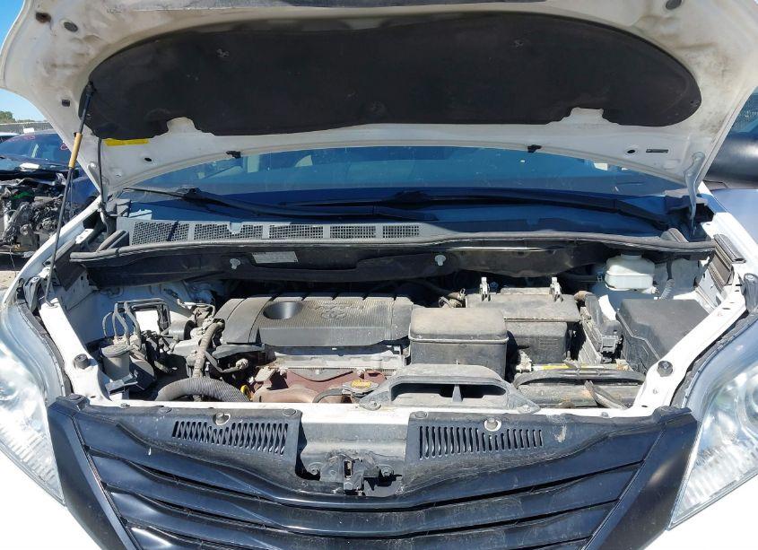 Photo 10 of 2012 Toyota Sienna BASE 7 PASSENGER (VIN 5TDKA3DC7CS015656)