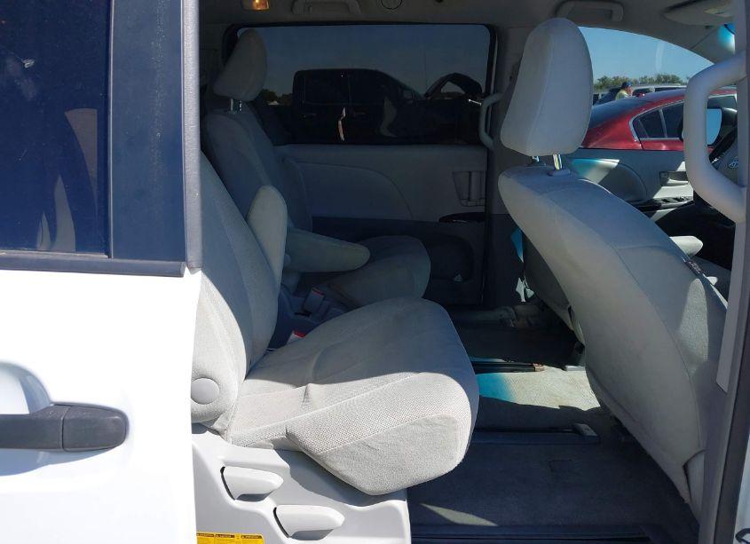 Photo 8 of 2012 Toyota Sienna BASE 7 PASSENGER (VIN 5TDKA3DC7CS015656)