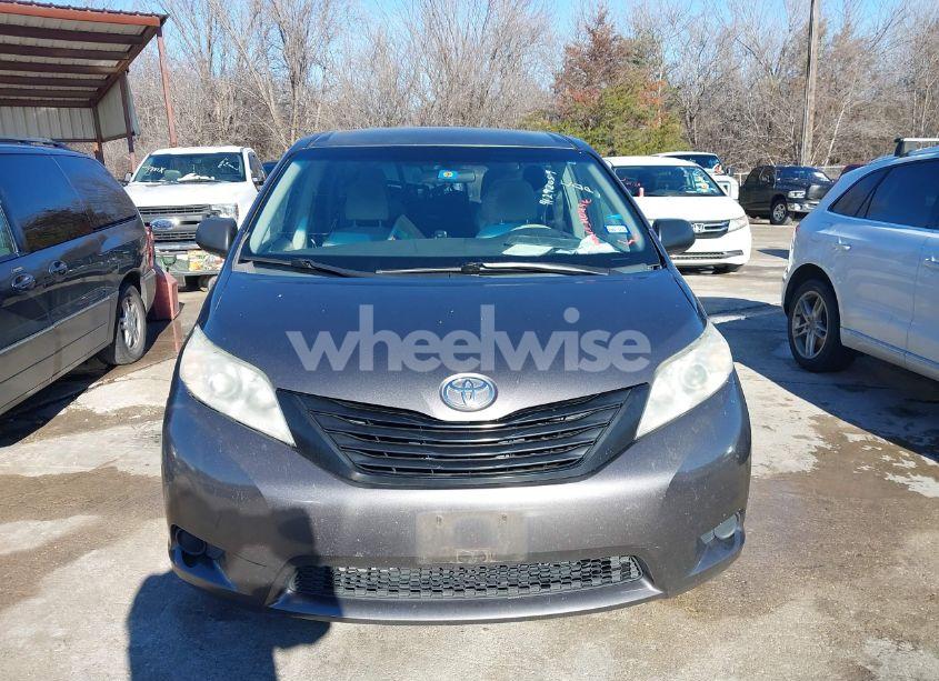 Photo 12 of 2011 Toyota Sienna (VIN 5TDKA3DC9BS004611)