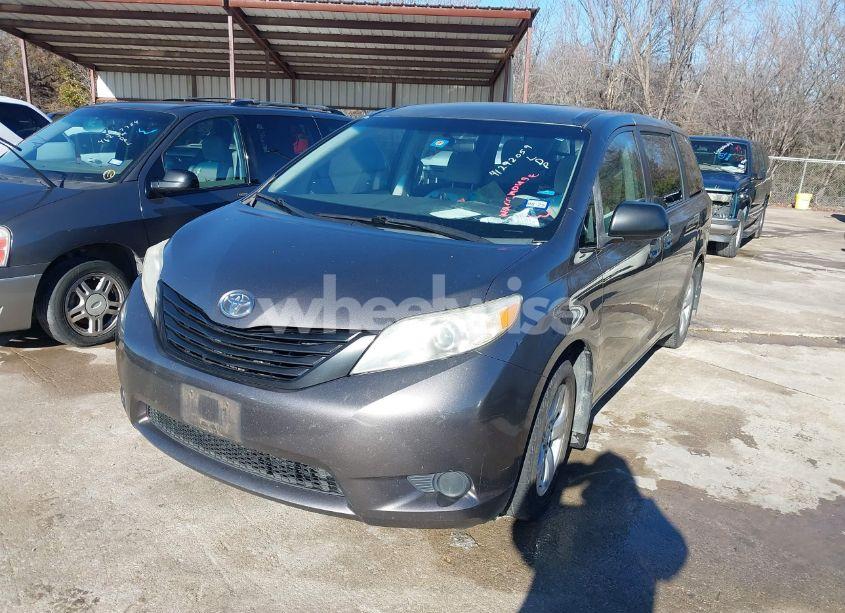 Photo 2 of 2011 Toyota Sienna (VIN 5TDKA3DC9BS004611)