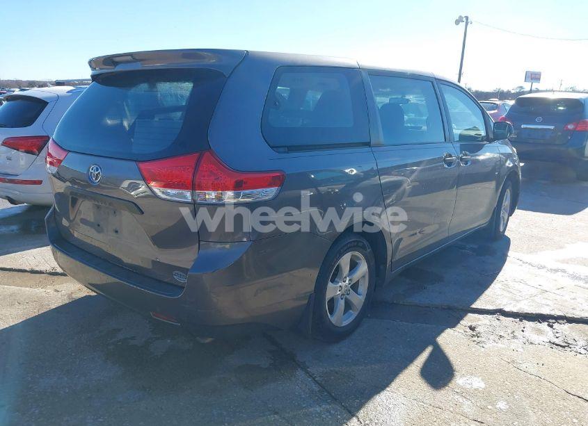 Photo 4 of 2011 Toyota Sienna (VIN 5TDKA3DC9BS004611)