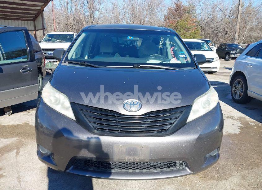 Photo 6 of 2011 Toyota Sienna (VIN 5TDKA3DC9BS004611)