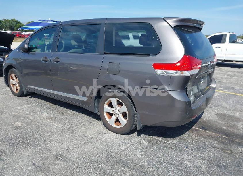 Photo 3 of 2011 Toyota Sienna (VIN 5TDKA3DC9BS009159)