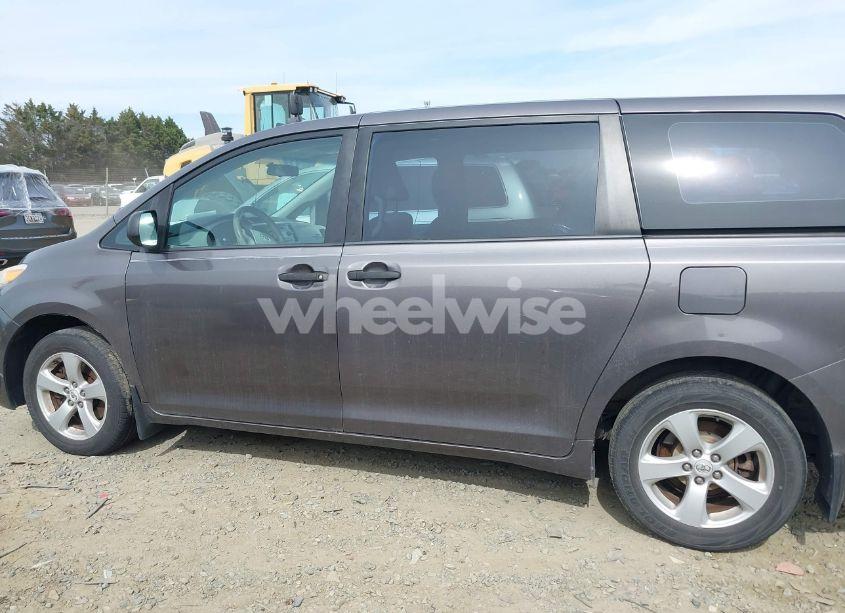 Photo 15 of 2012 Toyota Sienna BASE 7 PASSENGER (VIN 5TDKA3DC9CS011298)