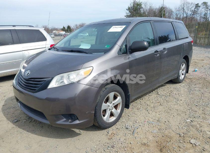 Photo 2 of 2012 Toyota Sienna BASE 7 PASSENGER (VIN 5TDKA3DC9CS011298)