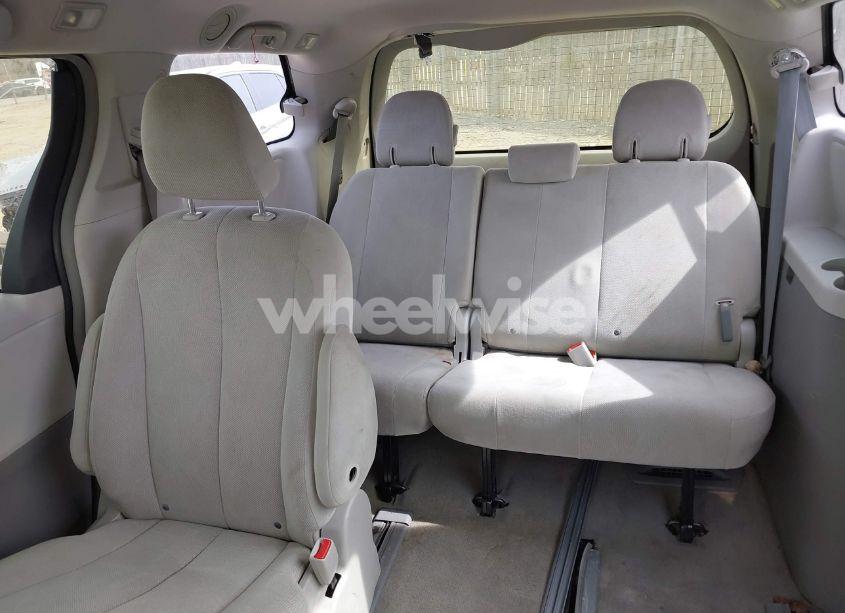 Photo 8 of 2012 Toyota Sienna BASE 7 PASSENGER (VIN 5TDKA3DC9CS011298)