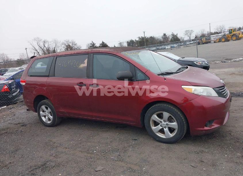 Photo 13 of 2011 Toyota Sienna (VIN 5TDKA3DCXBS001510)