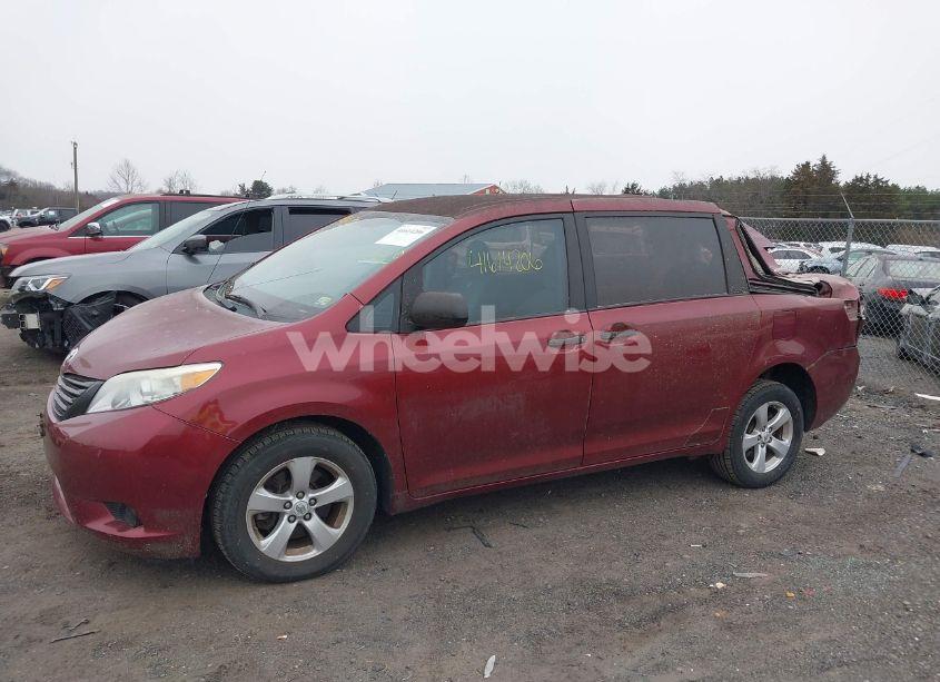 Photo 14 of 2011 Toyota Sienna (VIN 5TDKA3DCXBS001510)