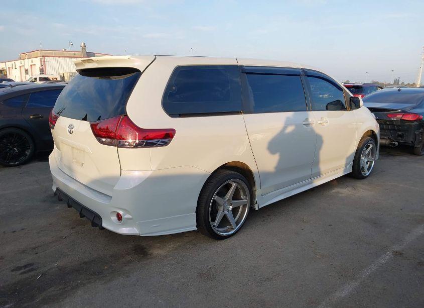 Photo 4 of 2011 Toyota Sienna (VIN 5TDKA3DCXBS004813)