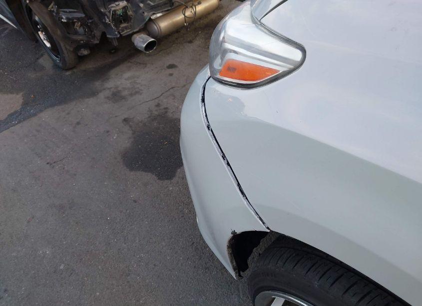 Photo 6 of 2011 Toyota Sienna (VIN 5TDKA3DCXBS004813)