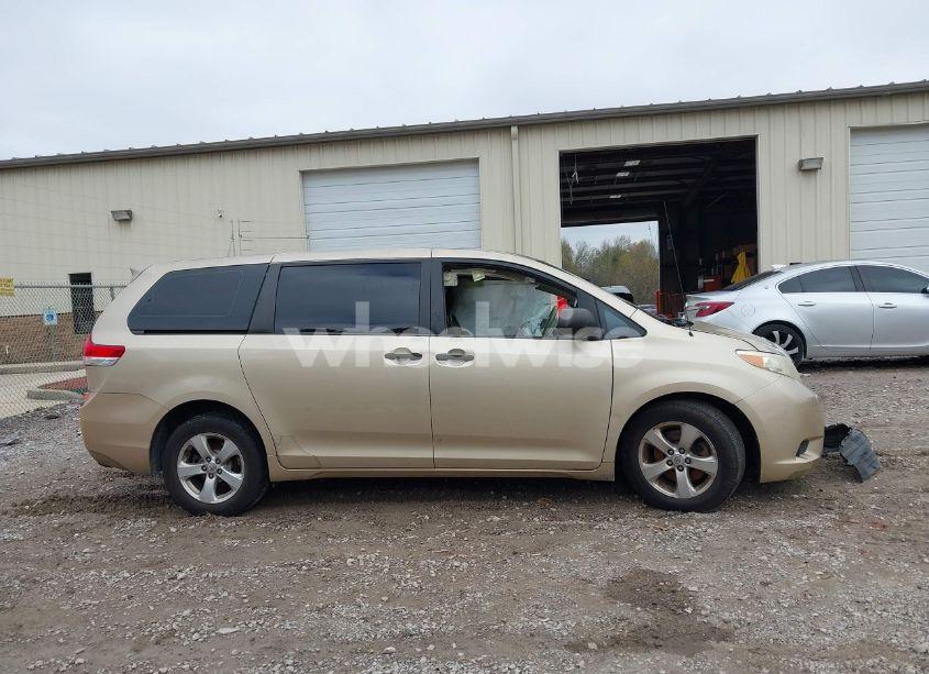 Photo 14 of 2011 Toyota Sienna (VIN 5TDKA3DCXBS006528)