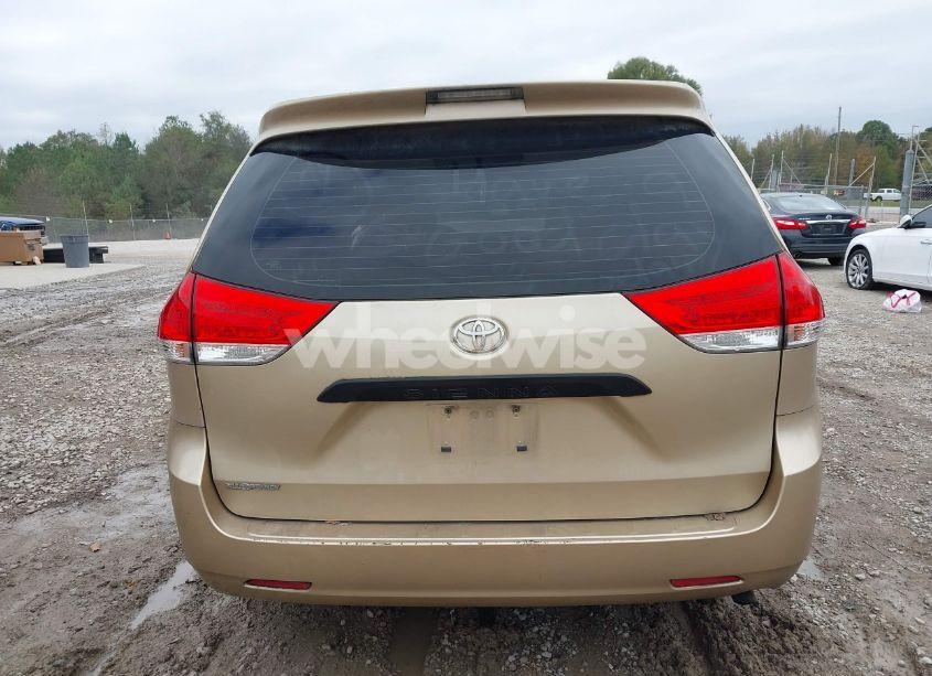 Photo 17 of 2011 Toyota Sienna (VIN 5TDKA3DCXBS006528)
