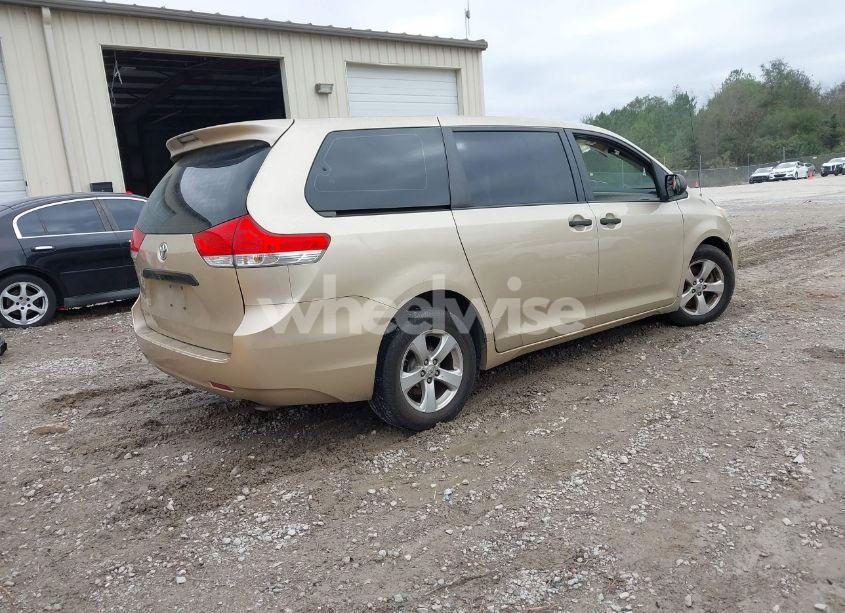 Photo 4 of 2011 Toyota Sienna (VIN 5TDKA3DCXBS006528)