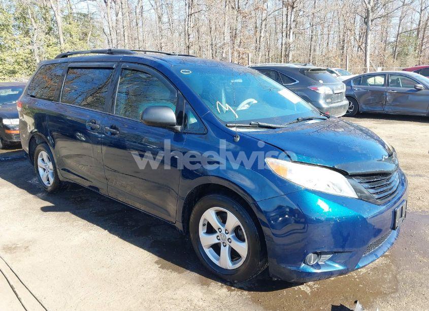 2012 Toyota Sienna BASE 7 PASSENGER (VIN 5TDKA3DCXCS013173) main photo