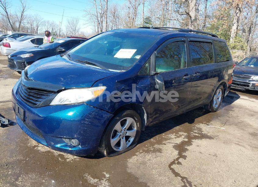 Photo 2 of 2012 Toyota Sienna BASE 7 PASSENGER (VIN 5TDKA3DCXCS013173)