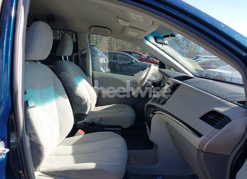 Photo 5 of 2012 Toyota Sienna BASE 7 PASSENGER (VIN 5TDKA3DCXCS013173)