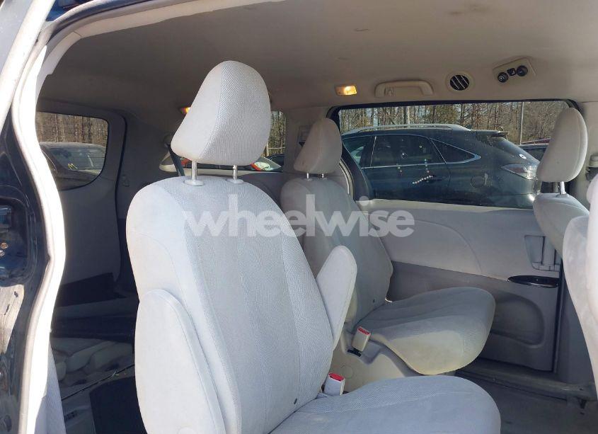 Photo 8 of 2012 Toyota Sienna BASE 7 PASSENGER (VIN 5TDKA3DCXCS013173)