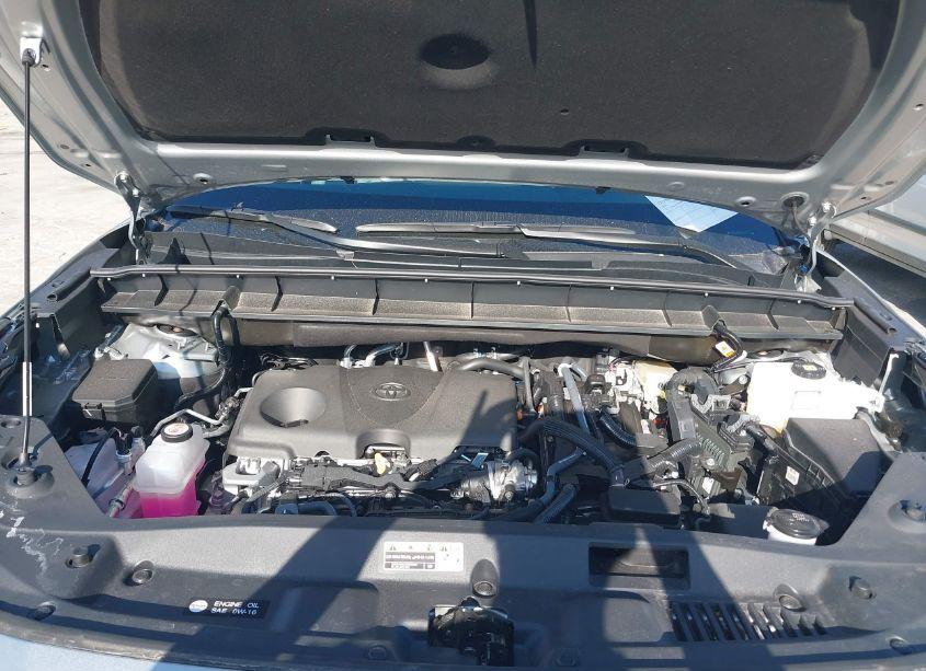 Photo 10 of 2024 Toyota Highlander HYBRID XLE (VIN 5TDKARAHXRS530825)