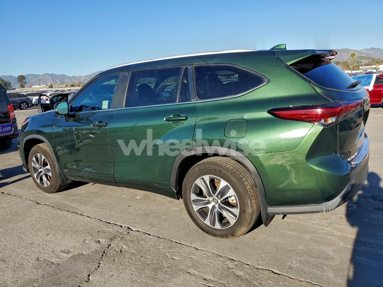 Photo 2 of 2023 TOYOTA HIGHLANDER HYBRID XLE (VIN 5TDKBRCH0PS578700)