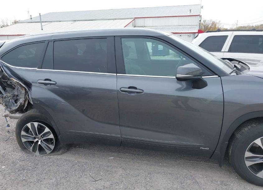 Photo 14 of 2023 Toyota Highlander HYBRID XLE (VIN 5TDKBRCH1PS564384)