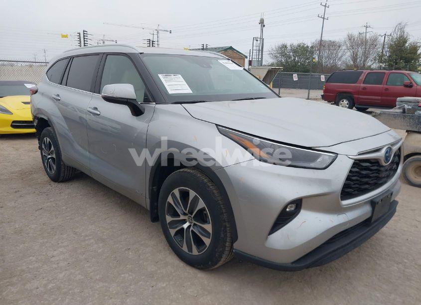 2024 Toyota Highlander HYBRID XLE (VIN 5TDKBRCH1RS607561) main photo