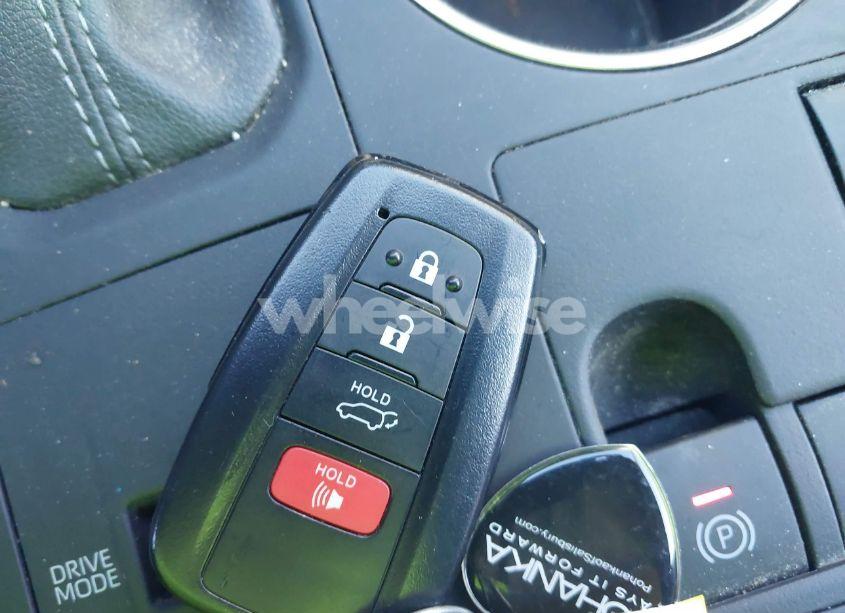 Photo 11 of 2023 Toyota Highlander (VIN 5TDKBRCH3PS601502)