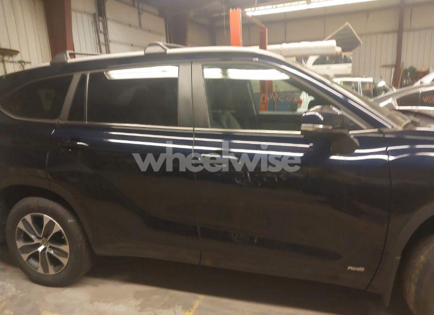 Photo 14 of 2023 Toyota Highlander HYBRID XLE (VIN 5TDKBRCH6PS118571)