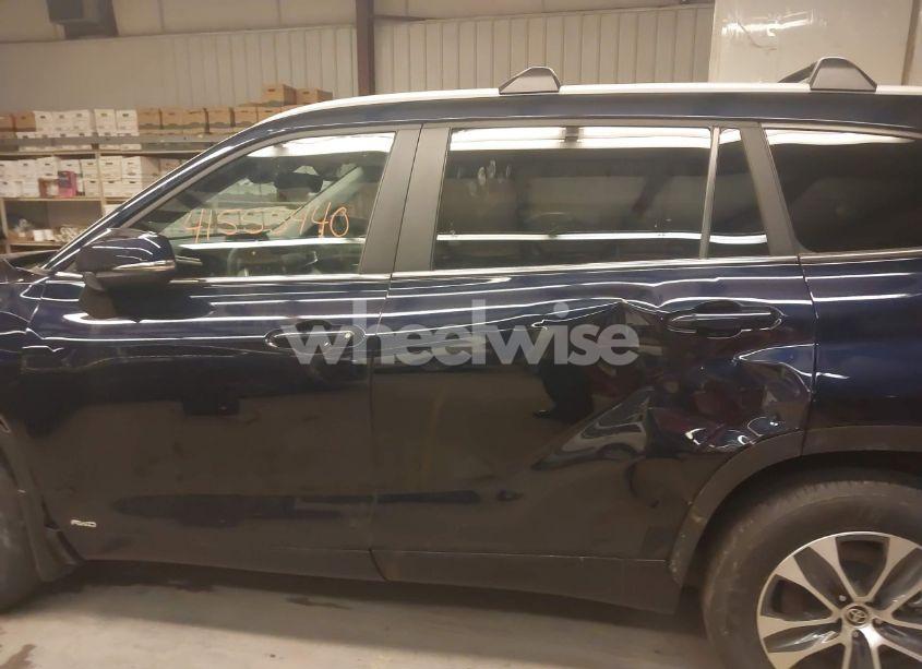 Photo 15 of 2023 Toyota Highlander HYBRID XLE (VIN 5TDKBRCH6PS118571)