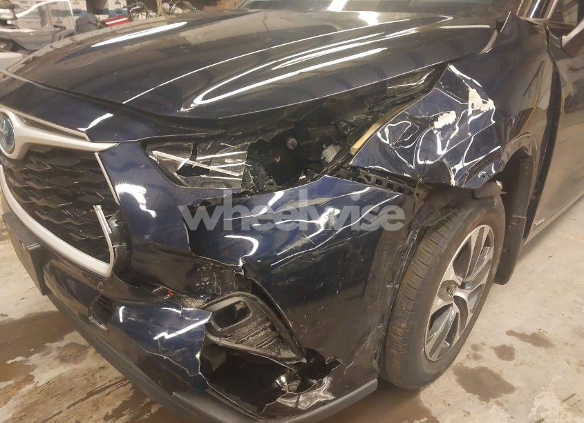 Photo 6 of 2023 Toyota Highlander HYBRID XLE (VIN 5TDKBRCH6PS118571)