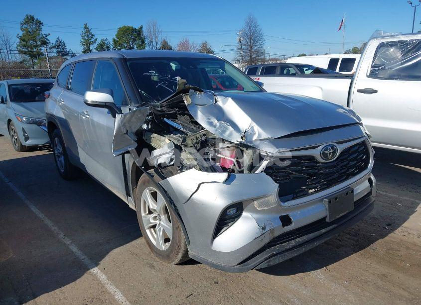 2023 Toyota Highlander LE (VIN 5TDKDRAH0PS000979) main photo