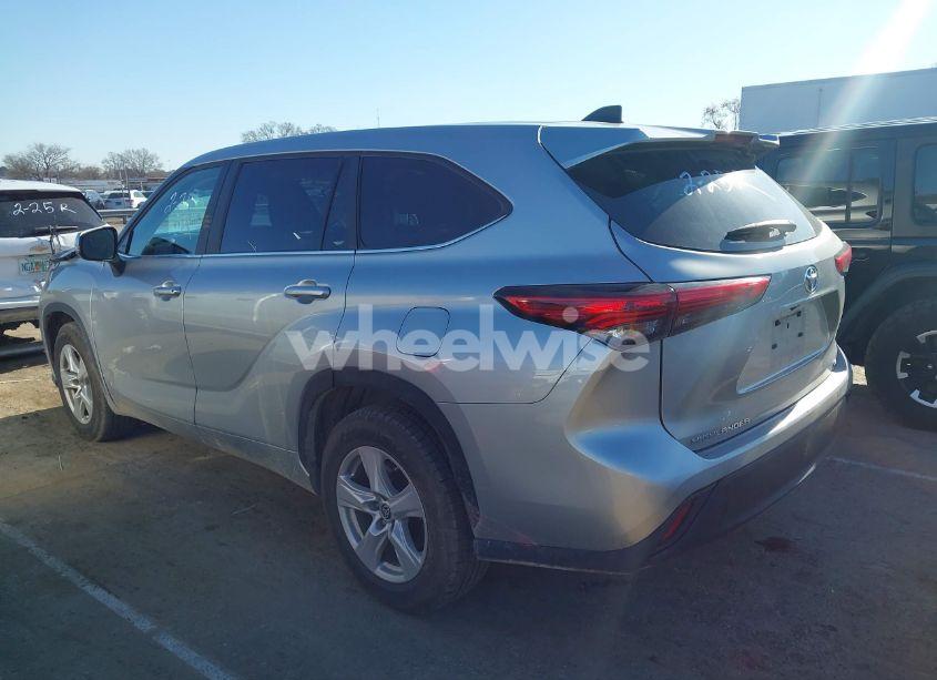 Photo 14 of 2023 Toyota Highlander LE (VIN 5TDKDRAH0PS000979)