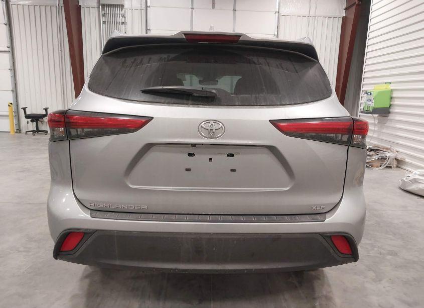 Photo 16 of 2023 Toyota Highlander XLE (VIN 5TDKDRAH0PS004854)