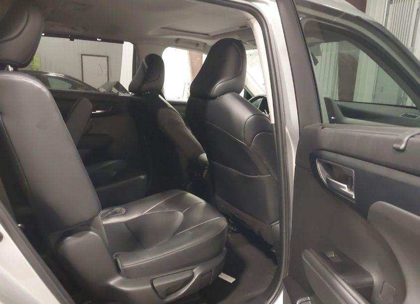 Photo 8 of 2023 Toyota Highlander XLE (VIN 5TDKDRAH0PS004854)