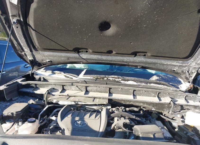 Photo 10 of 2023 Toyota Highlander PLATINUM (VIN 5TDKDRAH0PS045971)