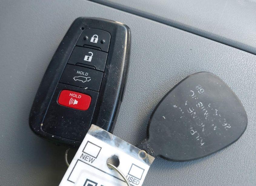 Photo 11 of 2023 Toyota Highlander PLATINUM (VIN 5TDKDRAH0PS045971)