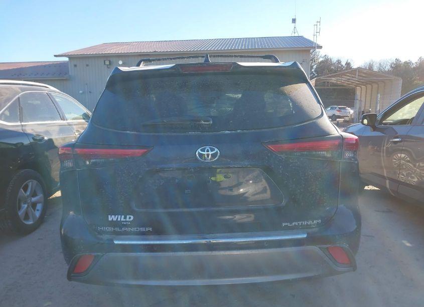 Photo 17 of 2023 Toyota Highlander PLATINUM (VIN 5TDKDRAH0PS045971)