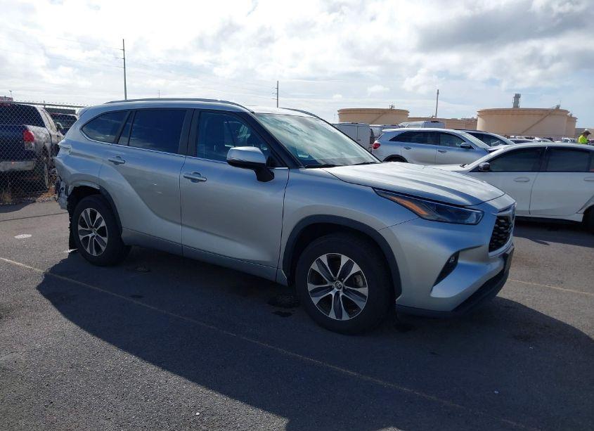 2023 Toyota Highlander XLE (VIN 5TDKDRAH0PS505436) main photo