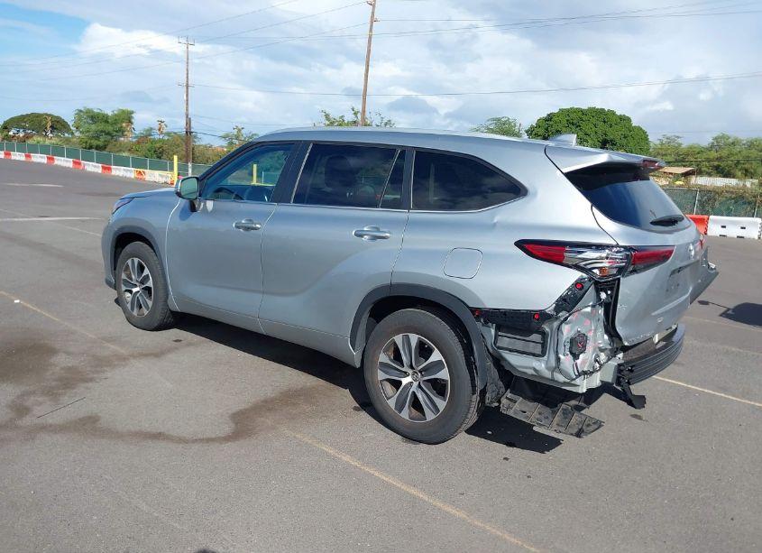 Photo 3 of 2023 Toyota Highlander XLE (VIN 5TDKDRAH0PS505436)