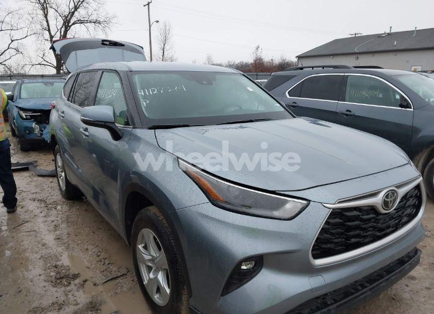 Photo 12 of 2023 Toyota Highlander LE (VIN 5TDKDRAH0PS510474)